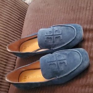 Perfect navy tory Burch shoes.